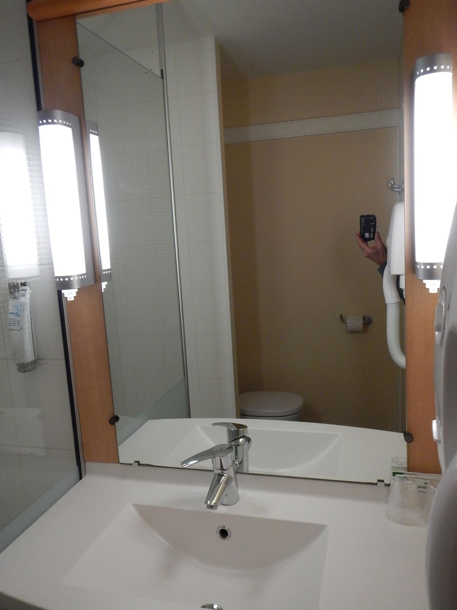 Ibis Poitiers Beaulieu Hotel Bagian luar foto