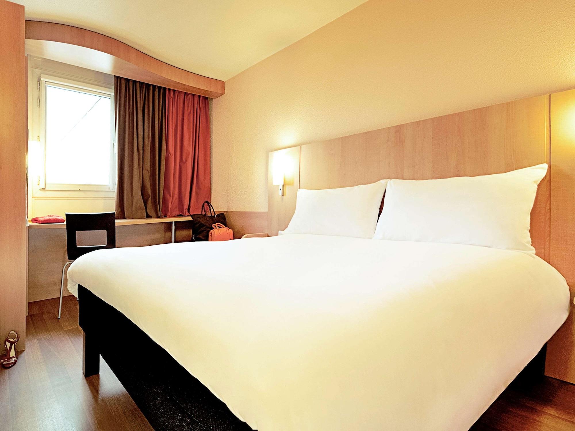 Ibis Poitiers Beaulieu Hotel Bagian luar foto
