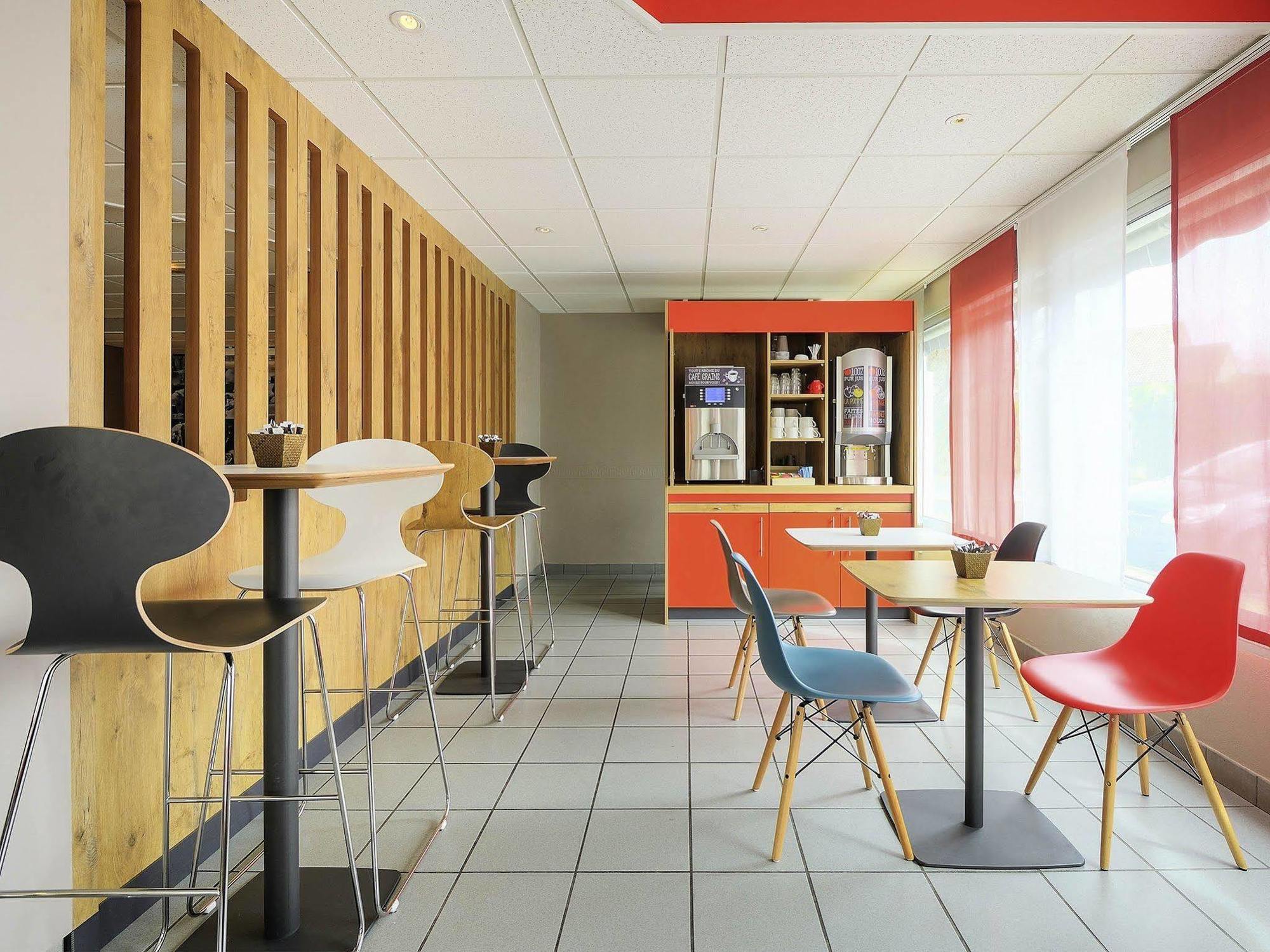 Ibis Poitiers Beaulieu Hotel Bagian luar foto